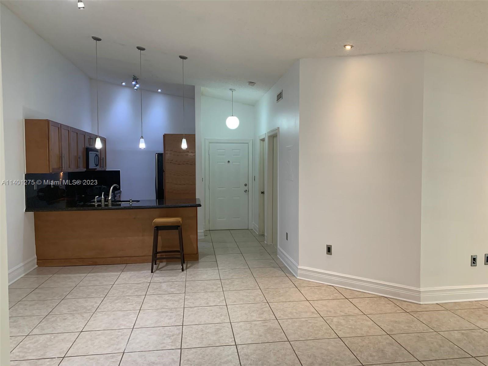 DORAL PK COUNTRY CL VILLA - Residential Lease