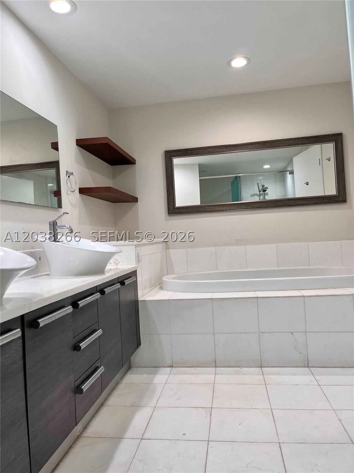 ARTECH RESIDENCES AT AVEN - Residential Lease
