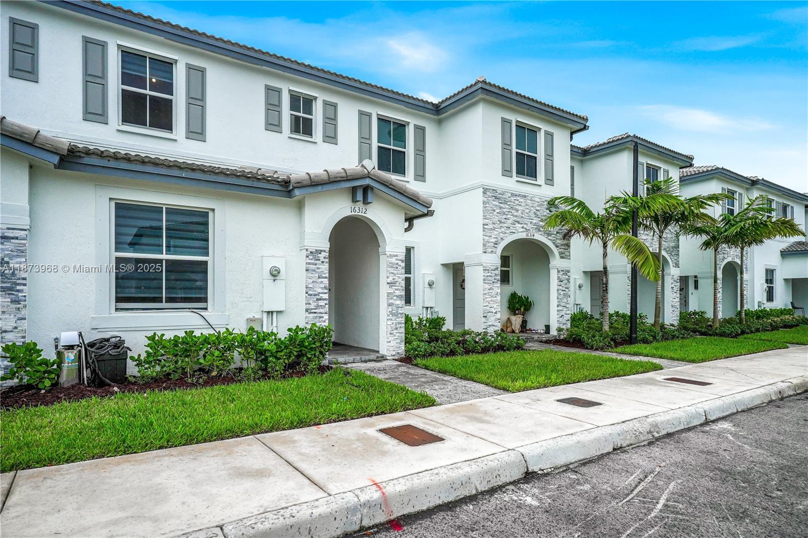 PARADISE PINES - Residential