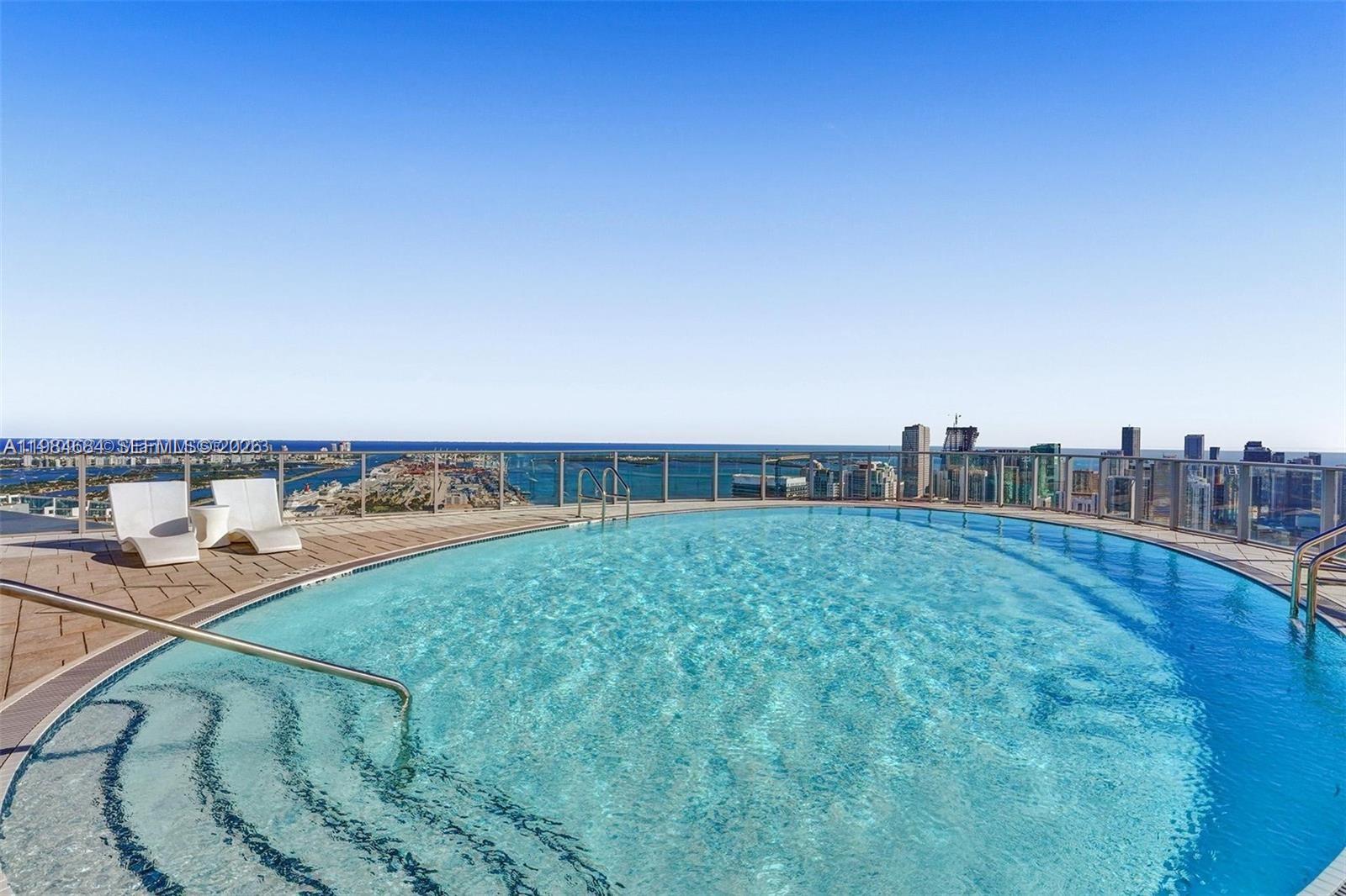 PARAMOUNT MIAMI WORLD - Residential