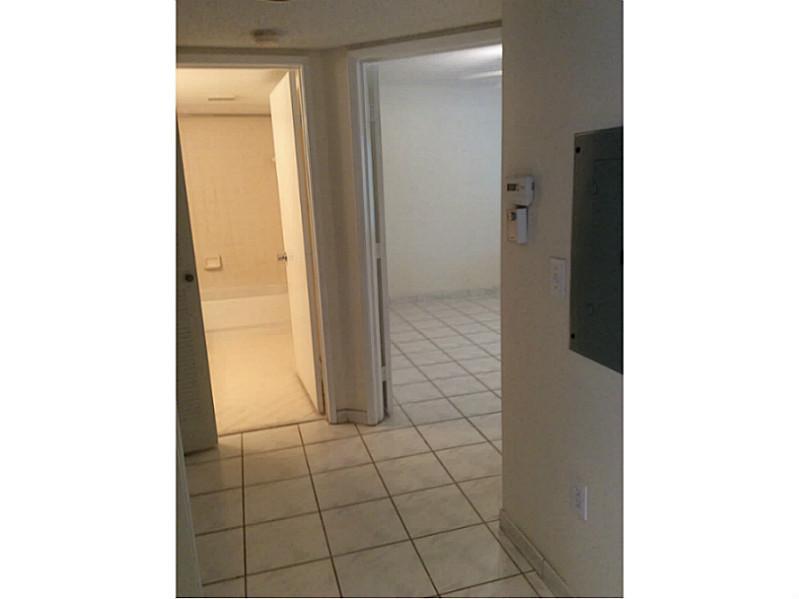 SUFFOLK AT CENTURY VILLAG - Residential Lease