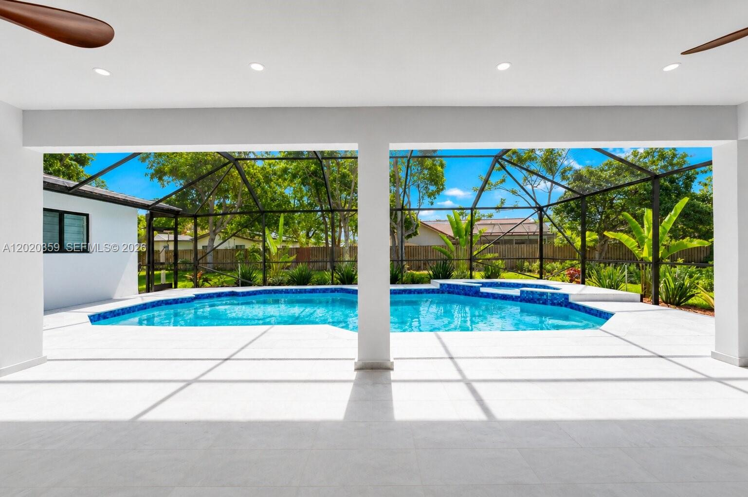 CORAL SPRINGS COUNTRY CLU - Residential