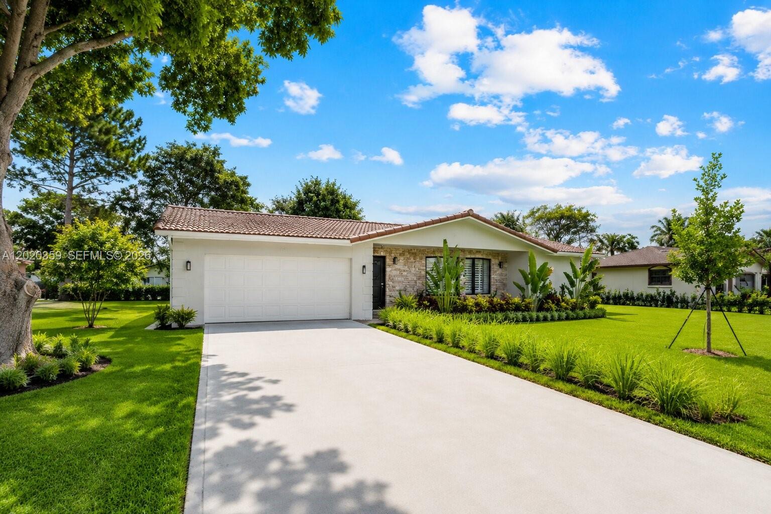 CORAL SPRINGS COUNTRY CLU - Residential