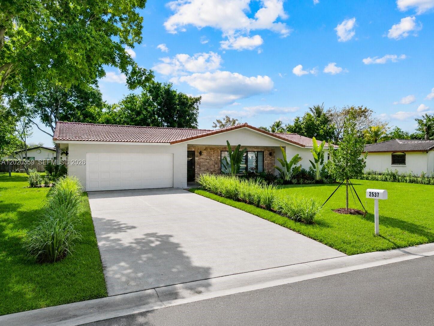 CORAL SPRINGS COUNTRY CLU - Residential