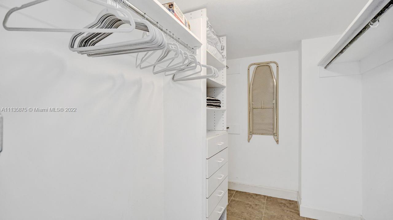 THE CARRIAGE CLUB NORTH C - Residential Lease