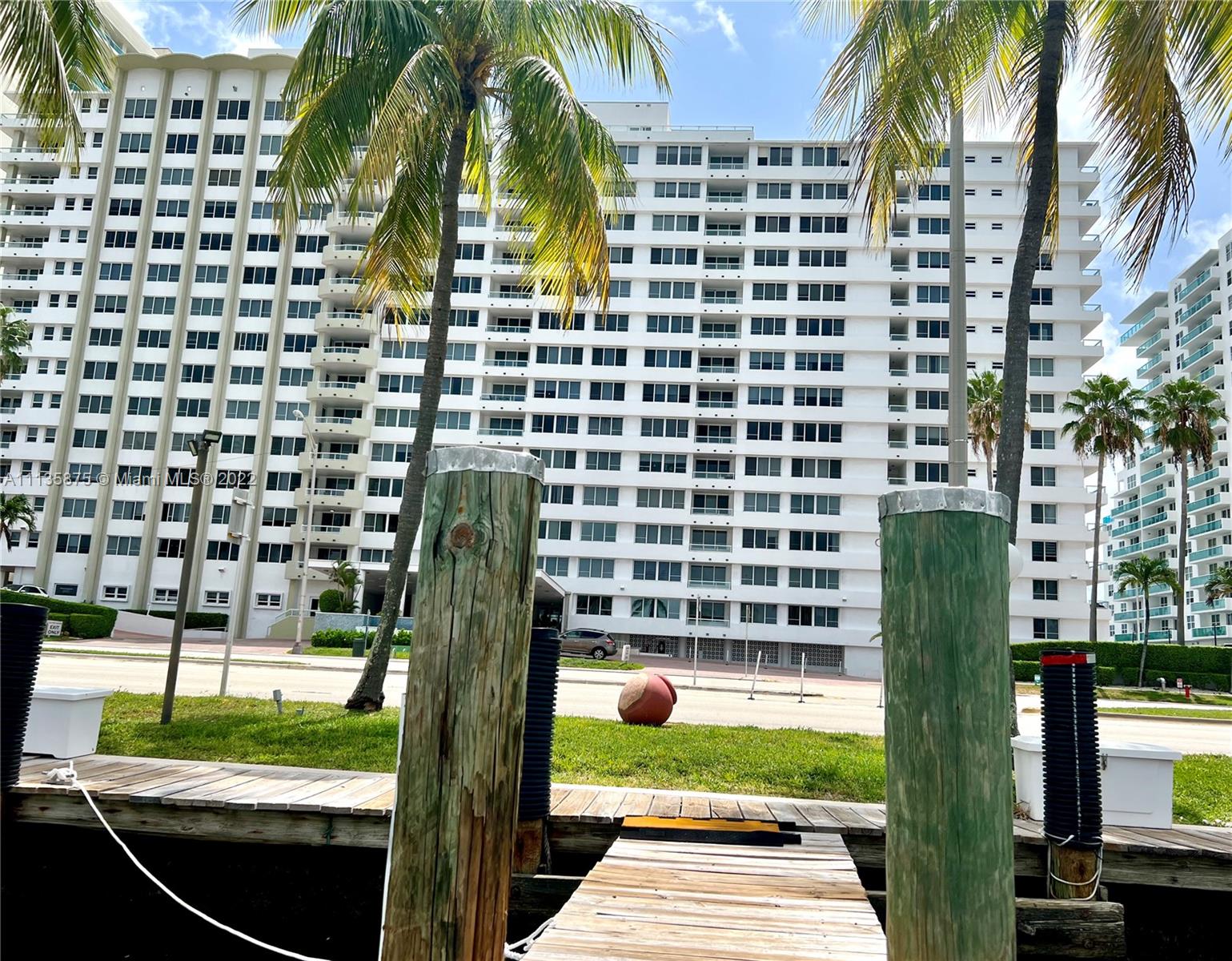 THE CARRIAGE CLUB NORTH C - Residential Lease