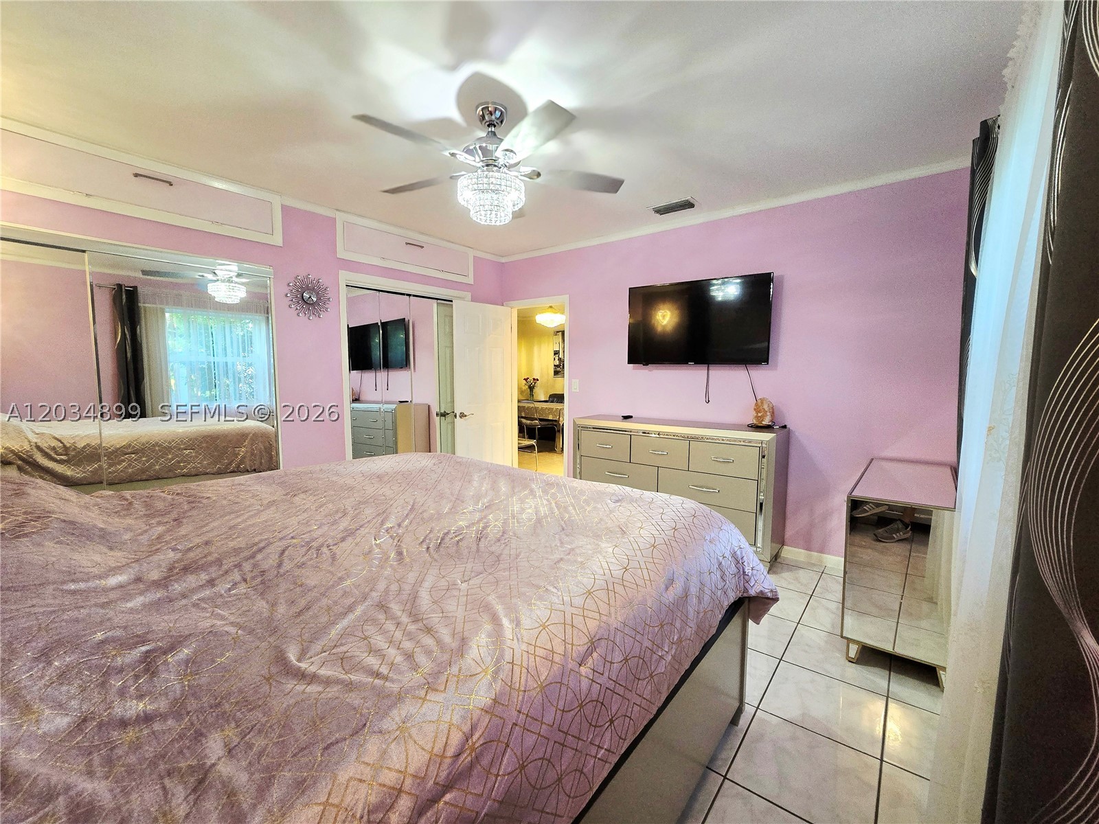 HOLLYWOOD LITTLE RANCHES - Residential