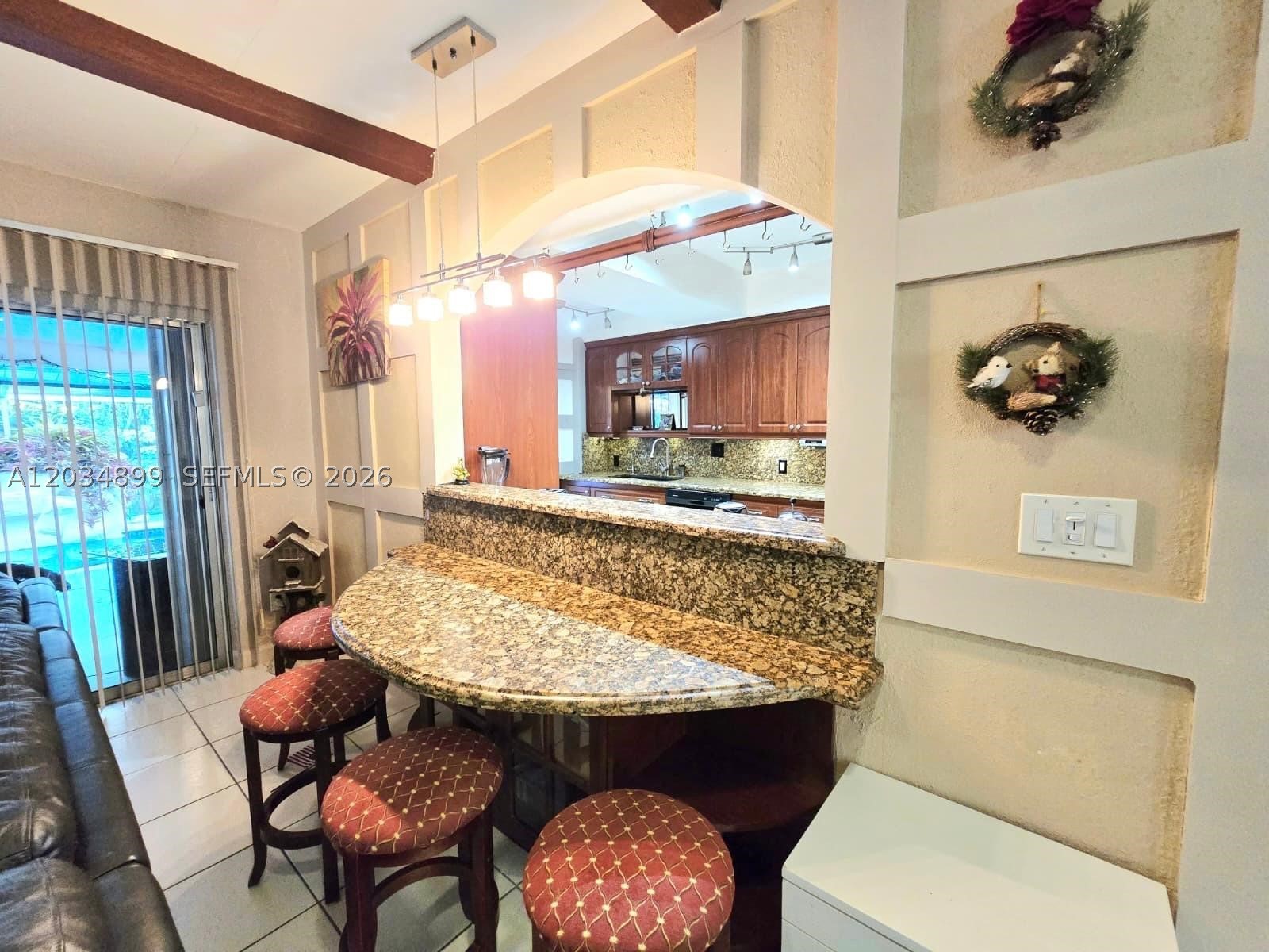 HOLLYWOOD LITTLE RANCHES - Residential