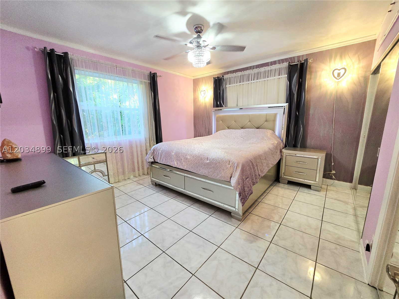 HOLLYWOOD LITTLE RANCHES - Residential
