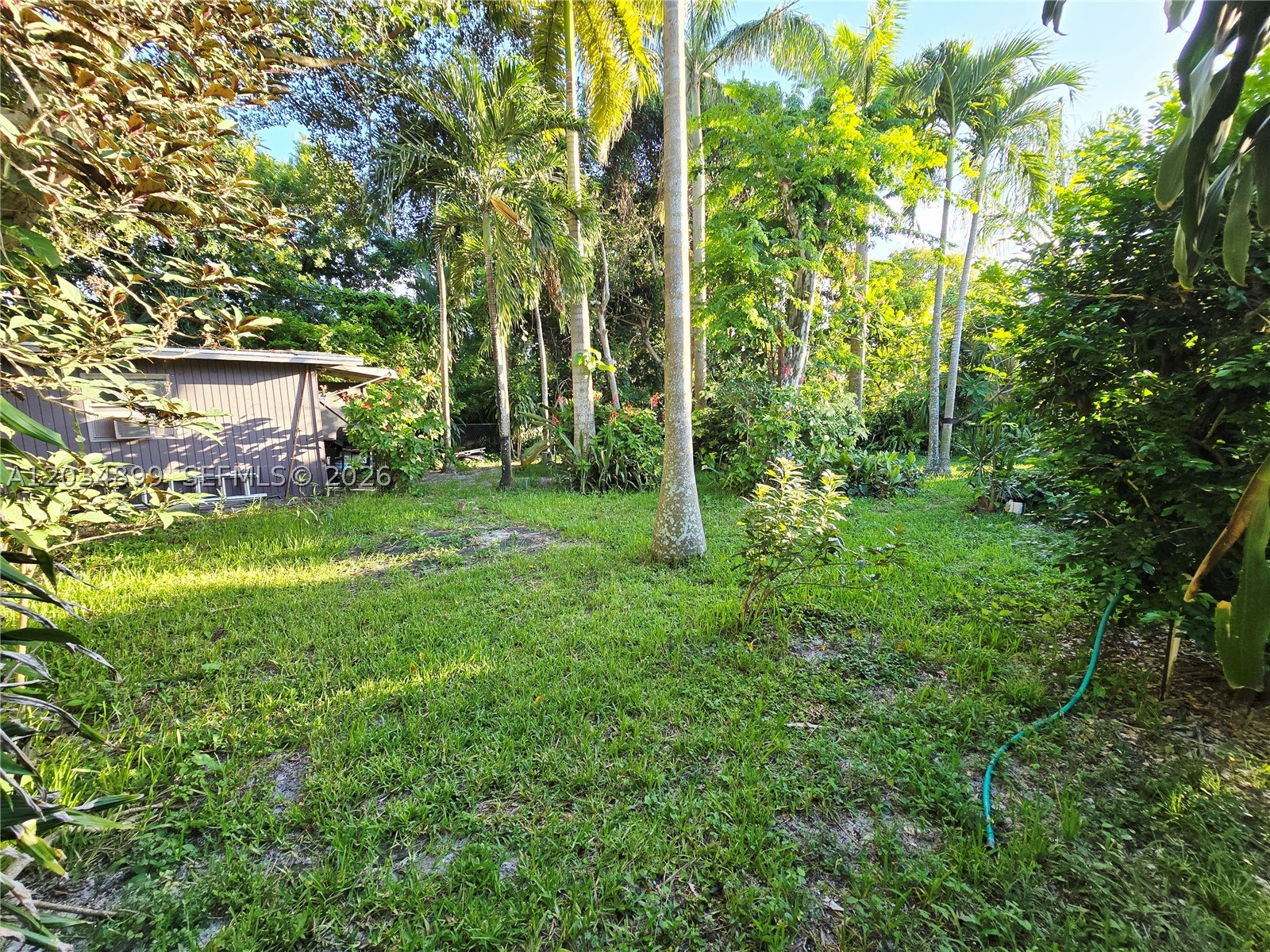 HOLLYWOOD LITTLE RANCHES - Residential