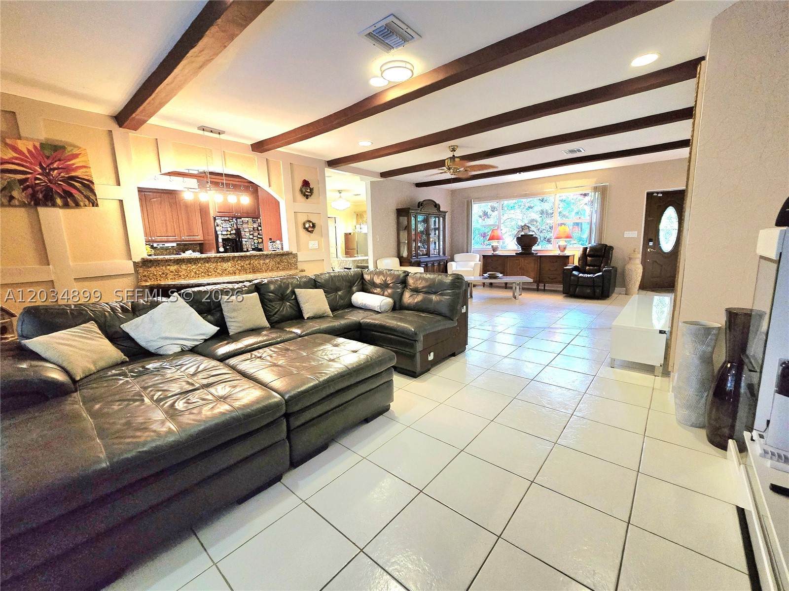 HOLLYWOOD LITTLE RANCHES - Residential