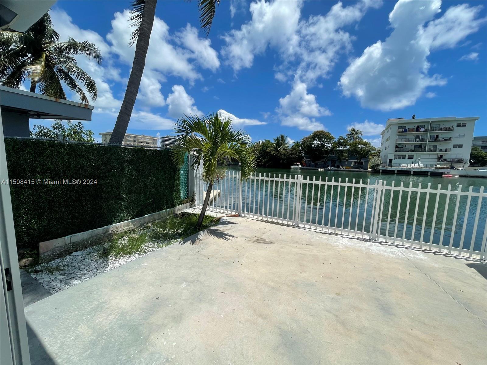 BISCAYNE BCH SUB - Residential Lease