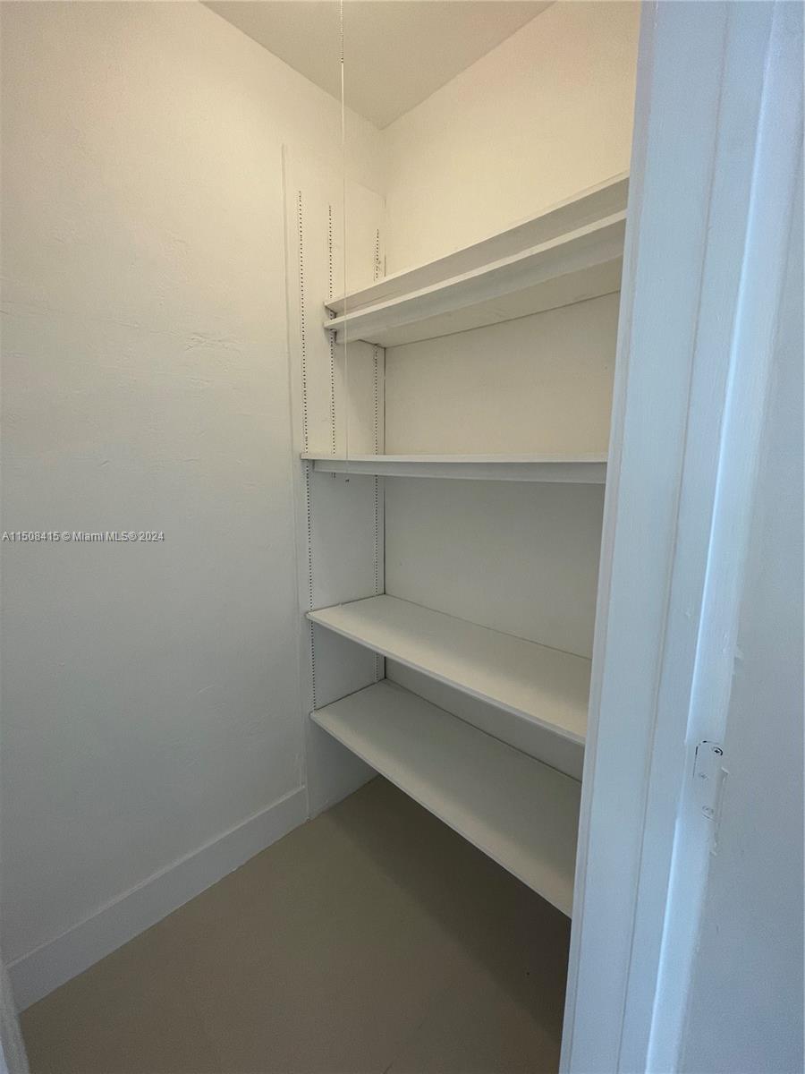 BISCAYNE BCH SUB - Residential Lease