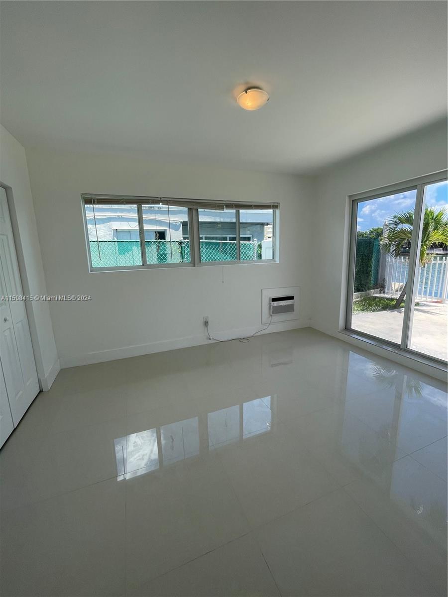 BISCAYNE BCH SUB - Residential Lease