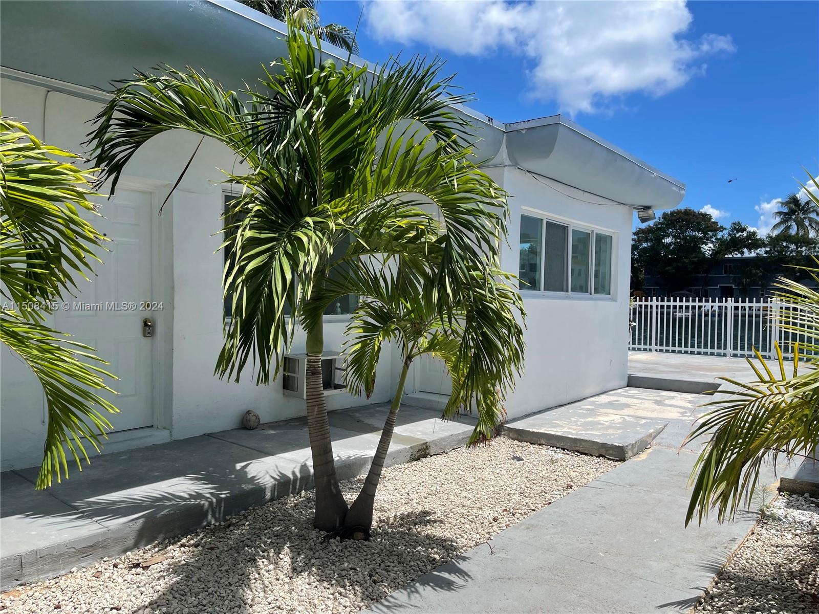BISCAYNE BCH SUB - Residential Lease