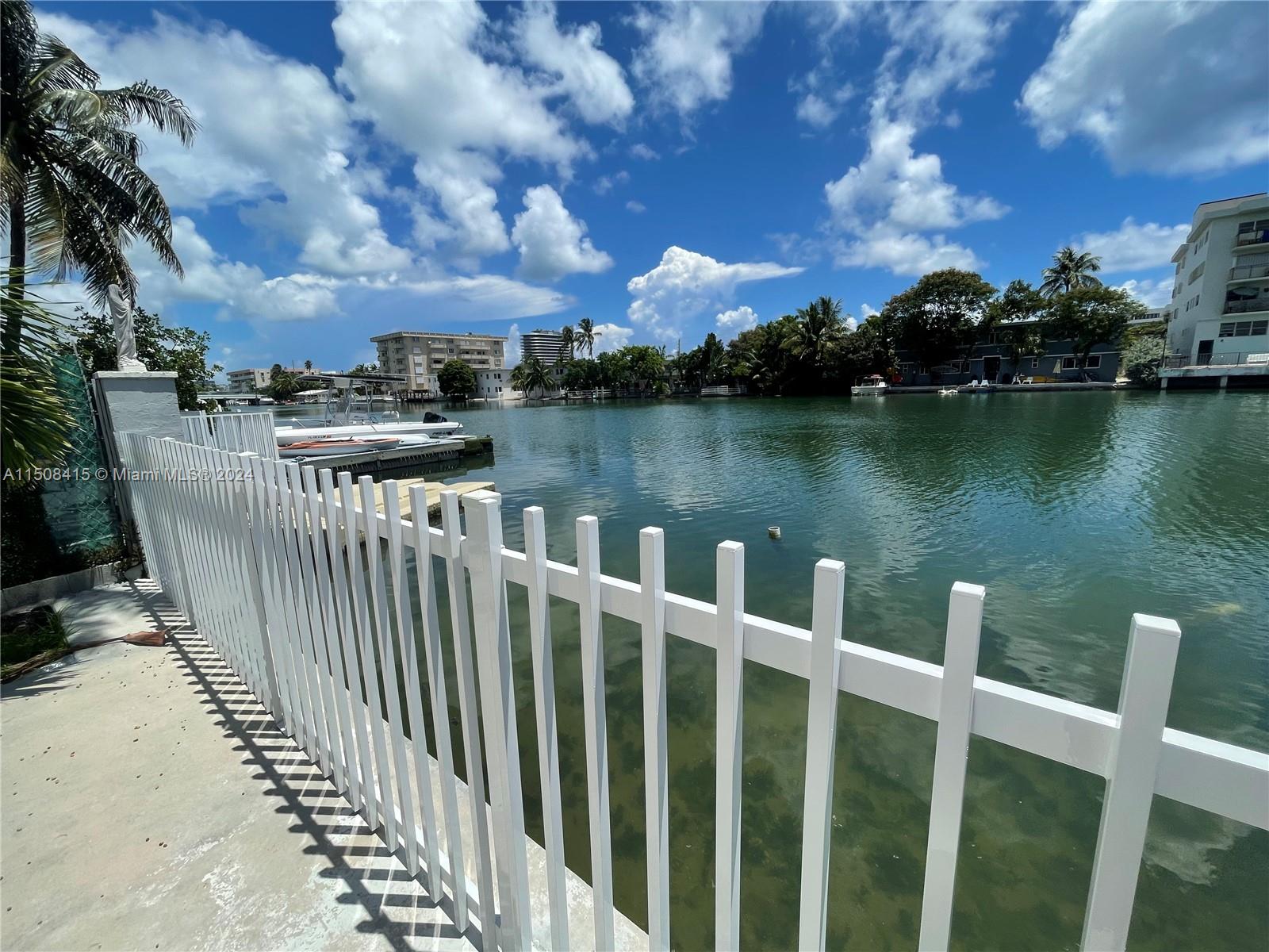 BISCAYNE BCH SUB - Residential Lease