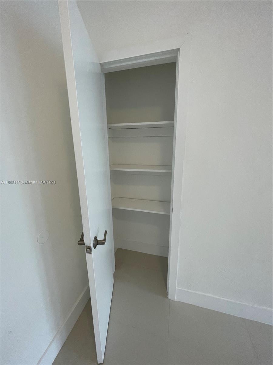 BISCAYNE BCH SUB - Residential Lease