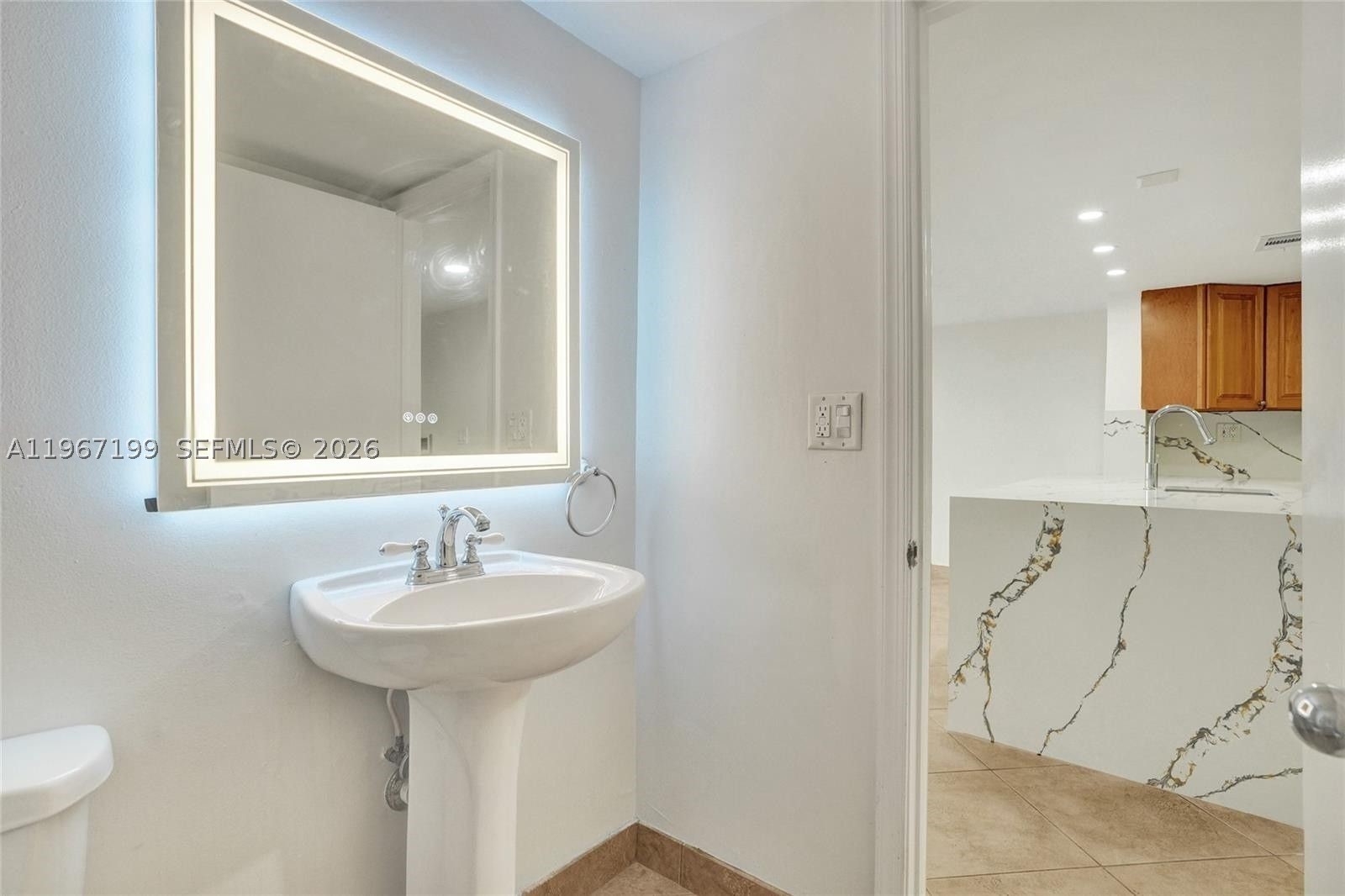 LAKEVIEW TOWNHOUSES CONDO - Residential