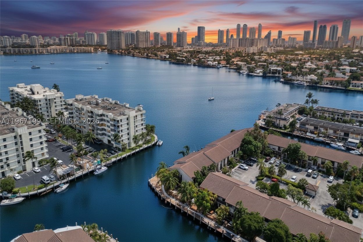 LAKEVIEW TOWNHOUSES CONDO - Residential