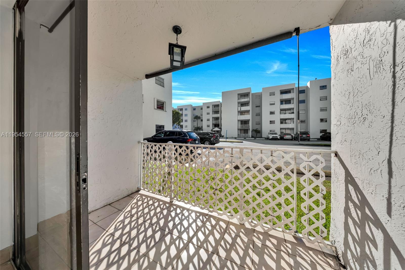 FONTAINEBLEAU GARDENS CON - Residential