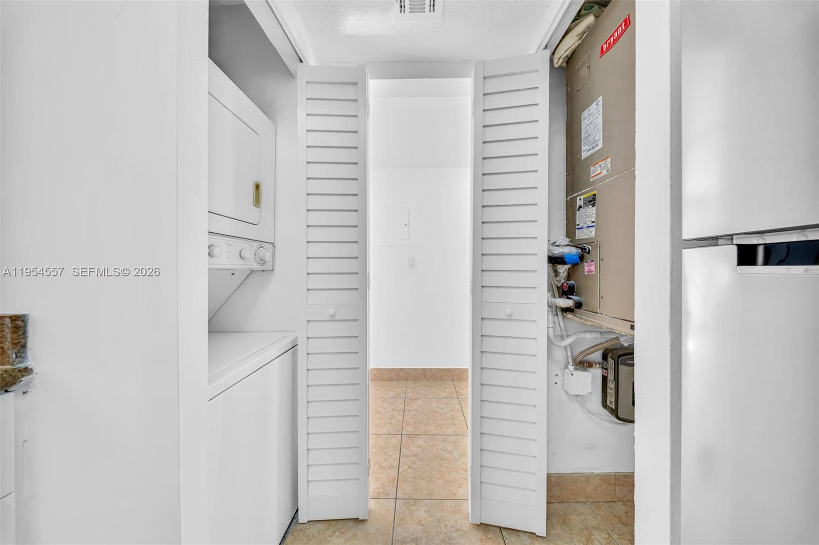 FONTAINEBLEAU GARDENS CON - Residential