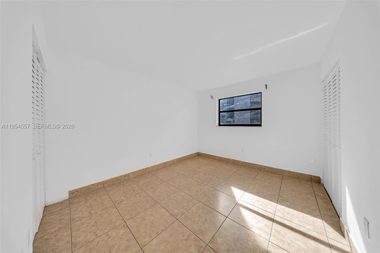 FONTAINEBLEAU GARDENS CON - Residential