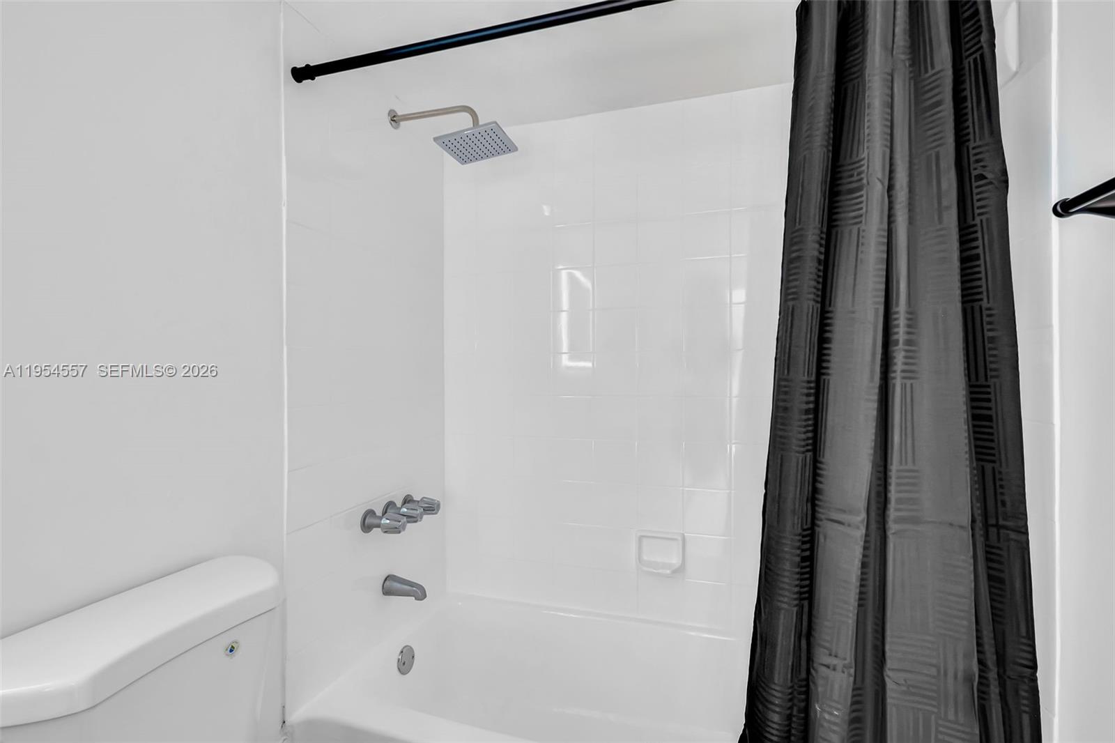 FONTAINEBLEAU GARDENS CON - Residential
