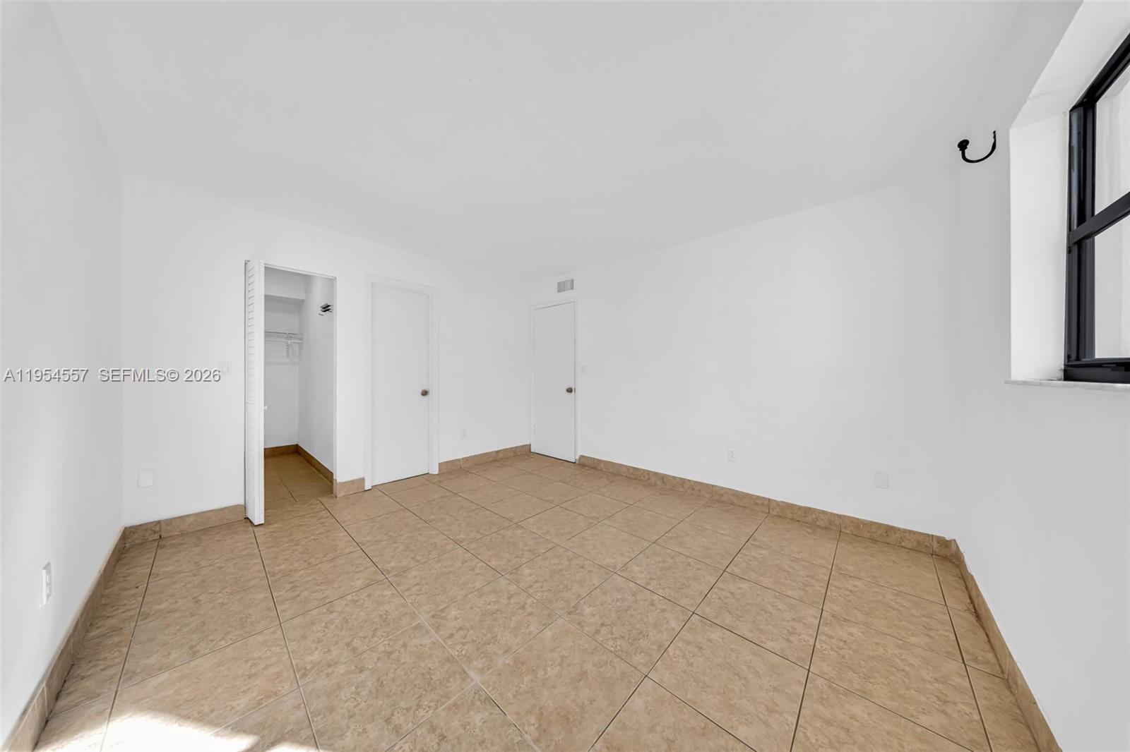 FONTAINEBLEAU GARDENS CON - Residential