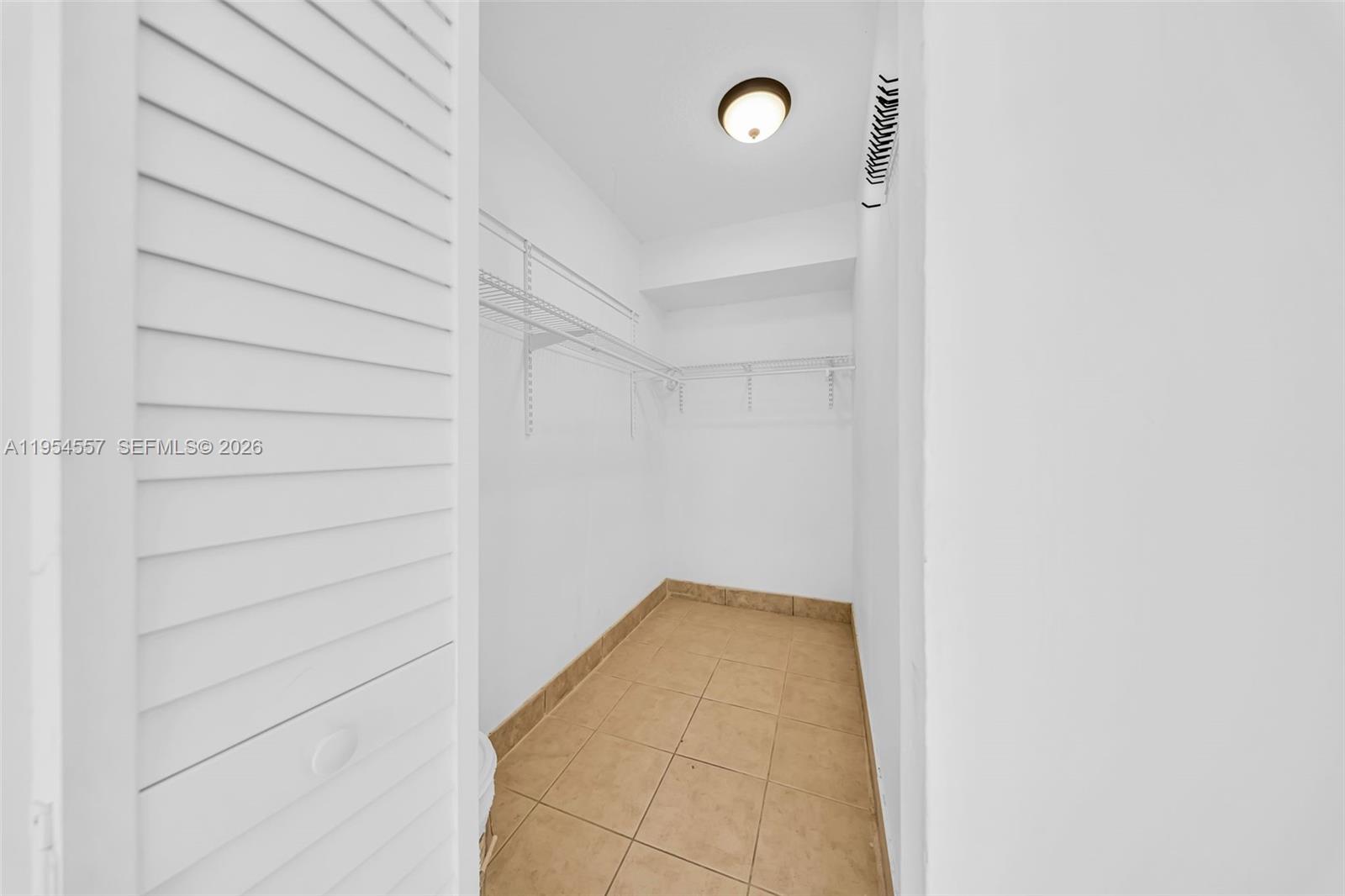 FONTAINEBLEAU GARDENS CON - Residential