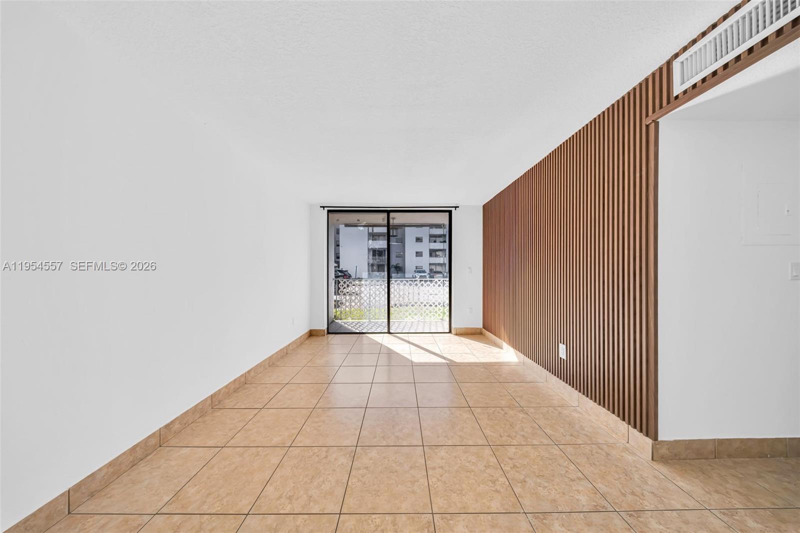 FONTAINEBLEAU GARDENS CON - Residential