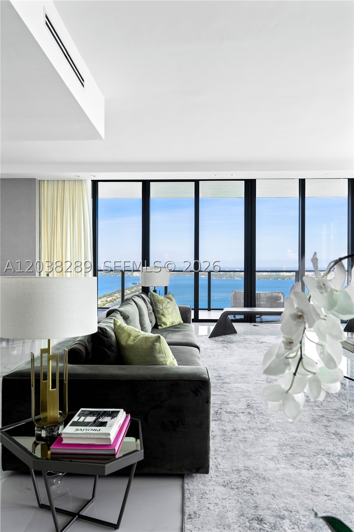 ONE PARAISO CONDO - Residential
