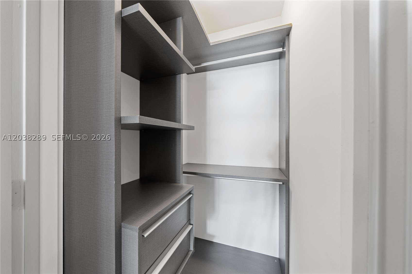 ONE PARAISO CONDO - Residential
