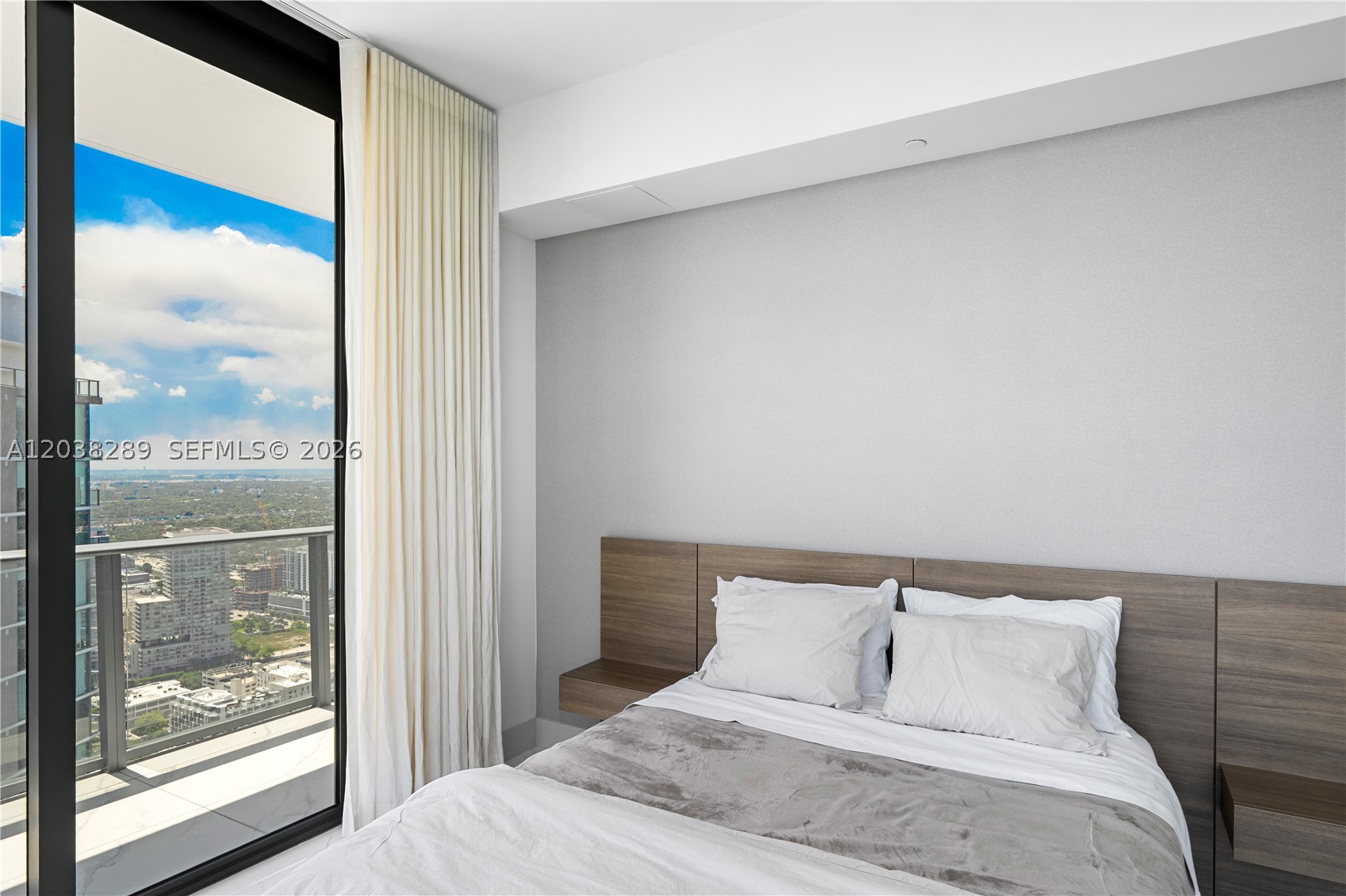 ONE PARAISO CONDO - Residential