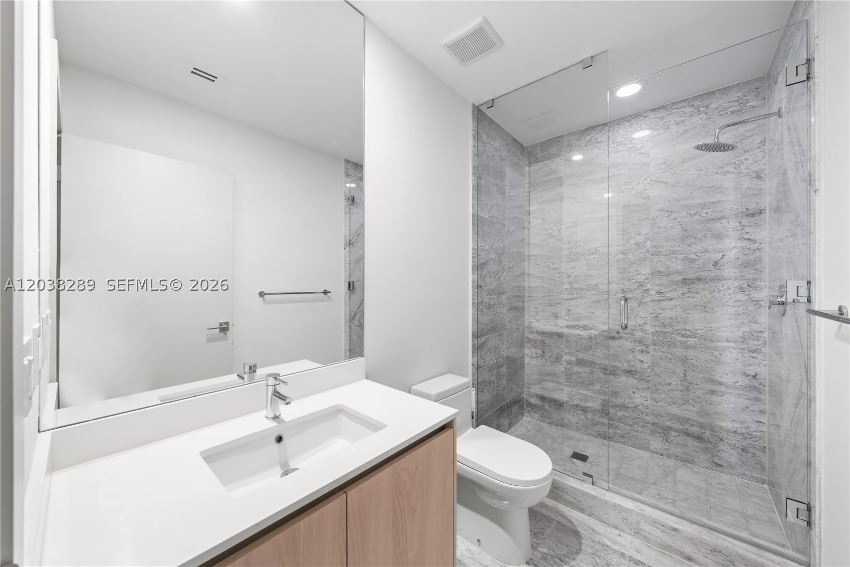 ONE PARAISO CONDO - Residential