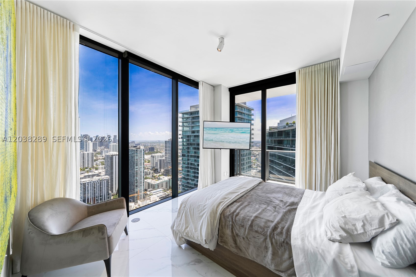 ONE PARAISO CONDO - Residential
