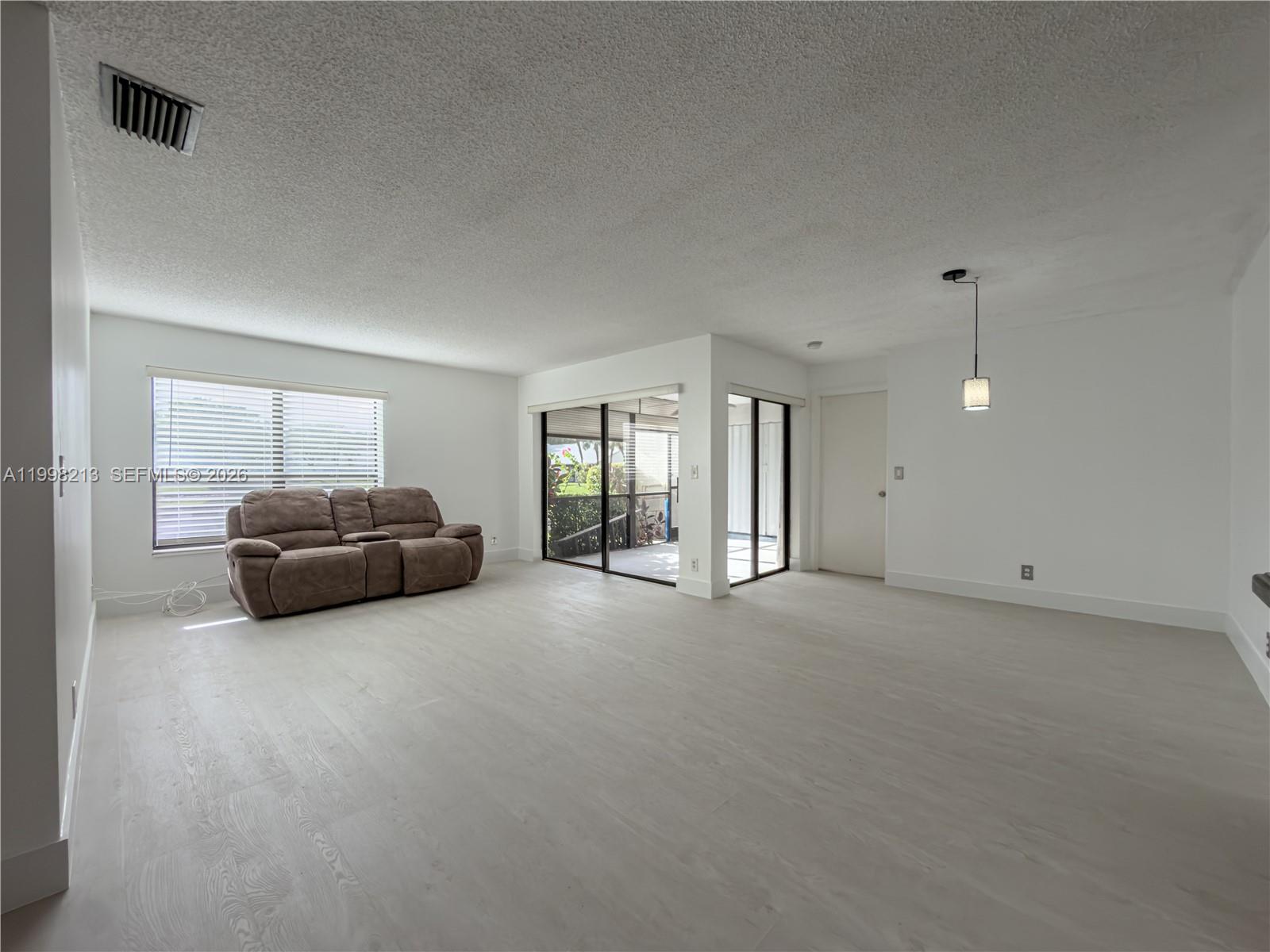 KARANDA VILLAGE VI-C COND - Residential