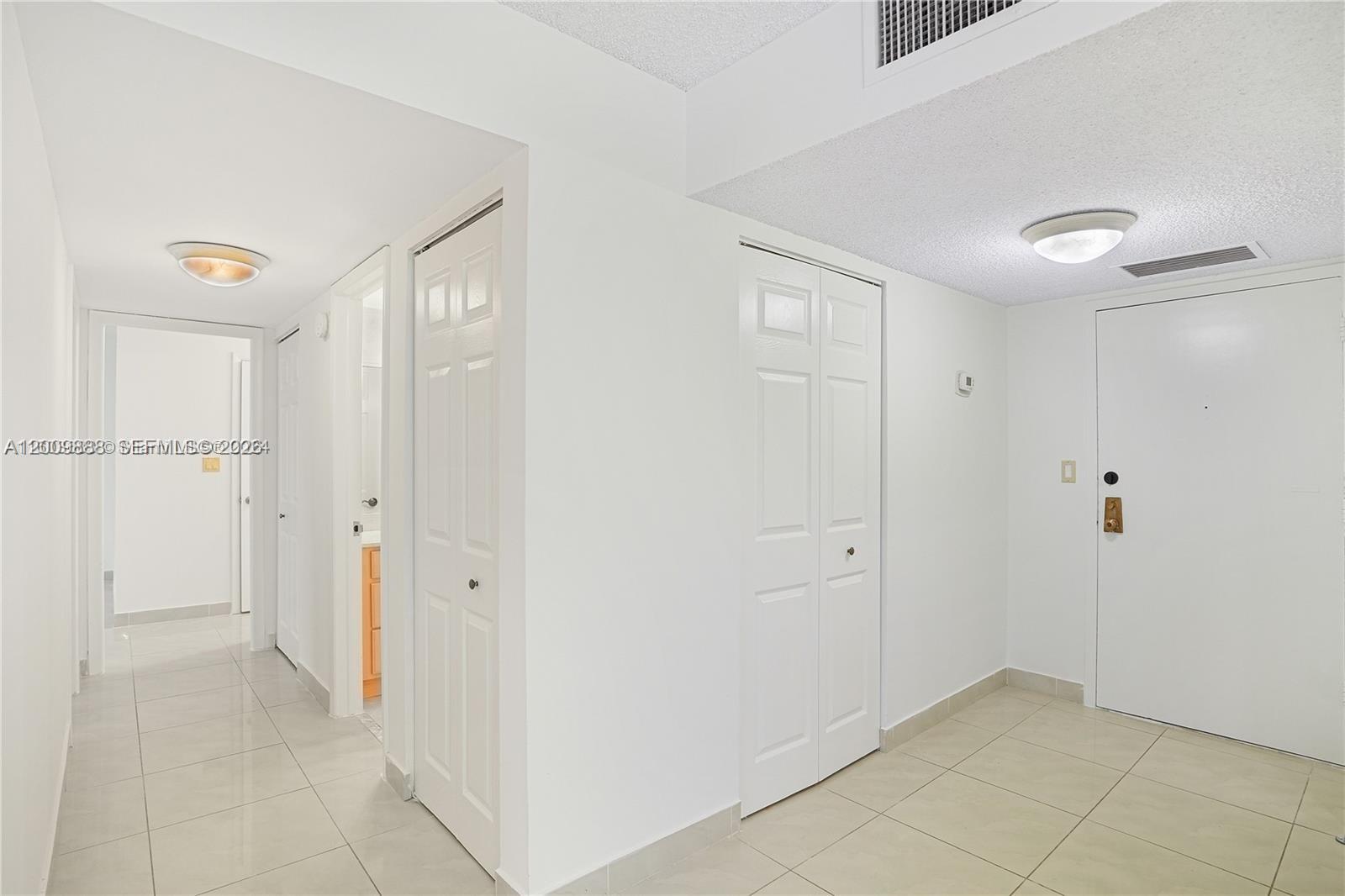 HALLMARK OF HOLLYWOOD CON - Residential