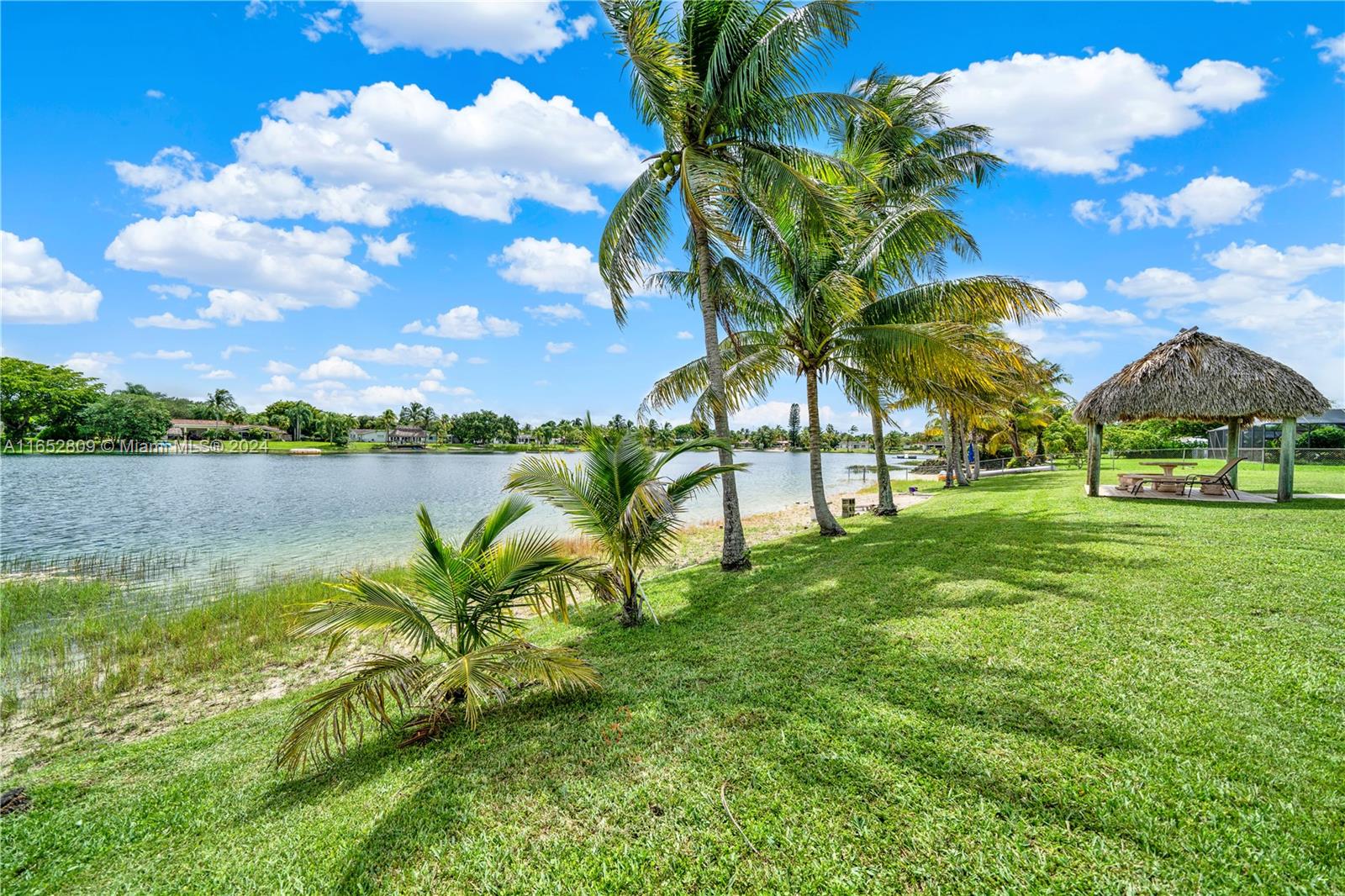 OAKLAND ACRES - Residential