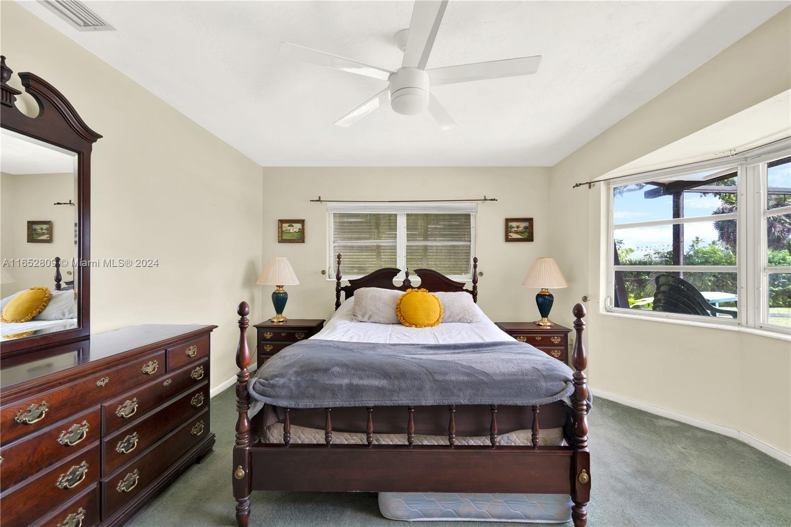 OAKLAND ACRES - Residential