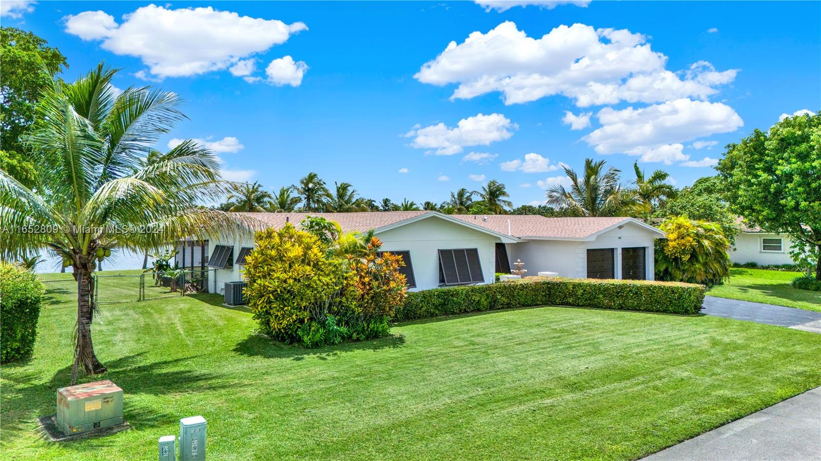 OAKLAND ACRES - Residential