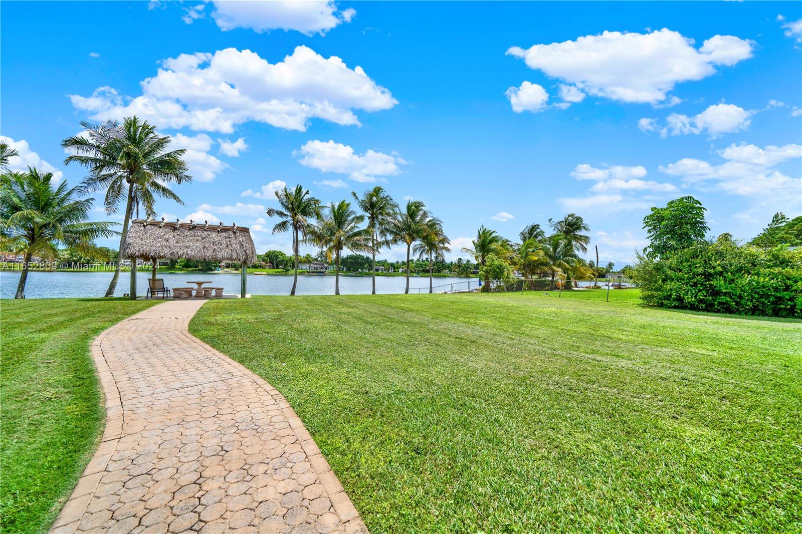OAKLAND ACRES - Residential