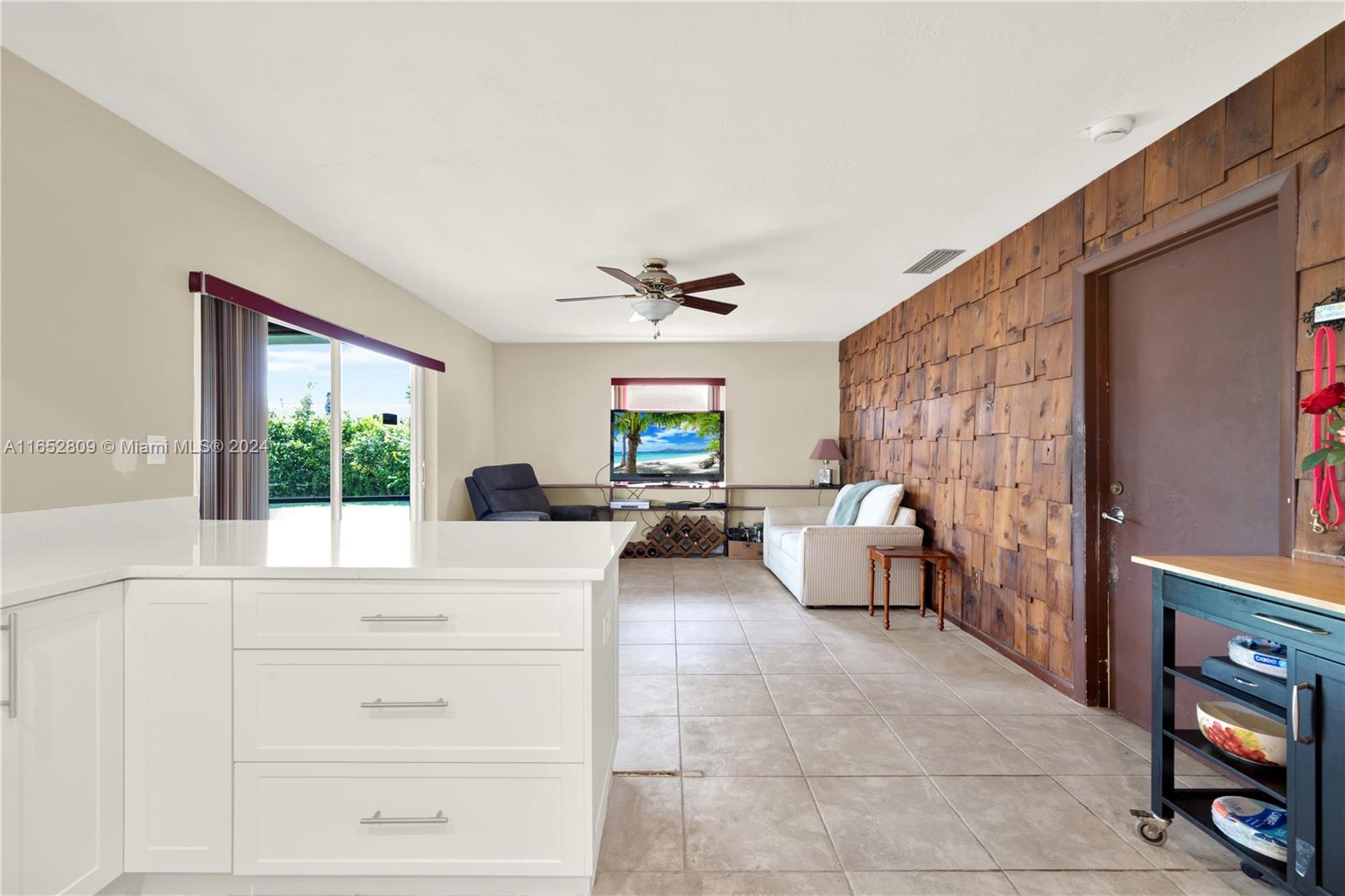 OAKLAND ACRES - Residential