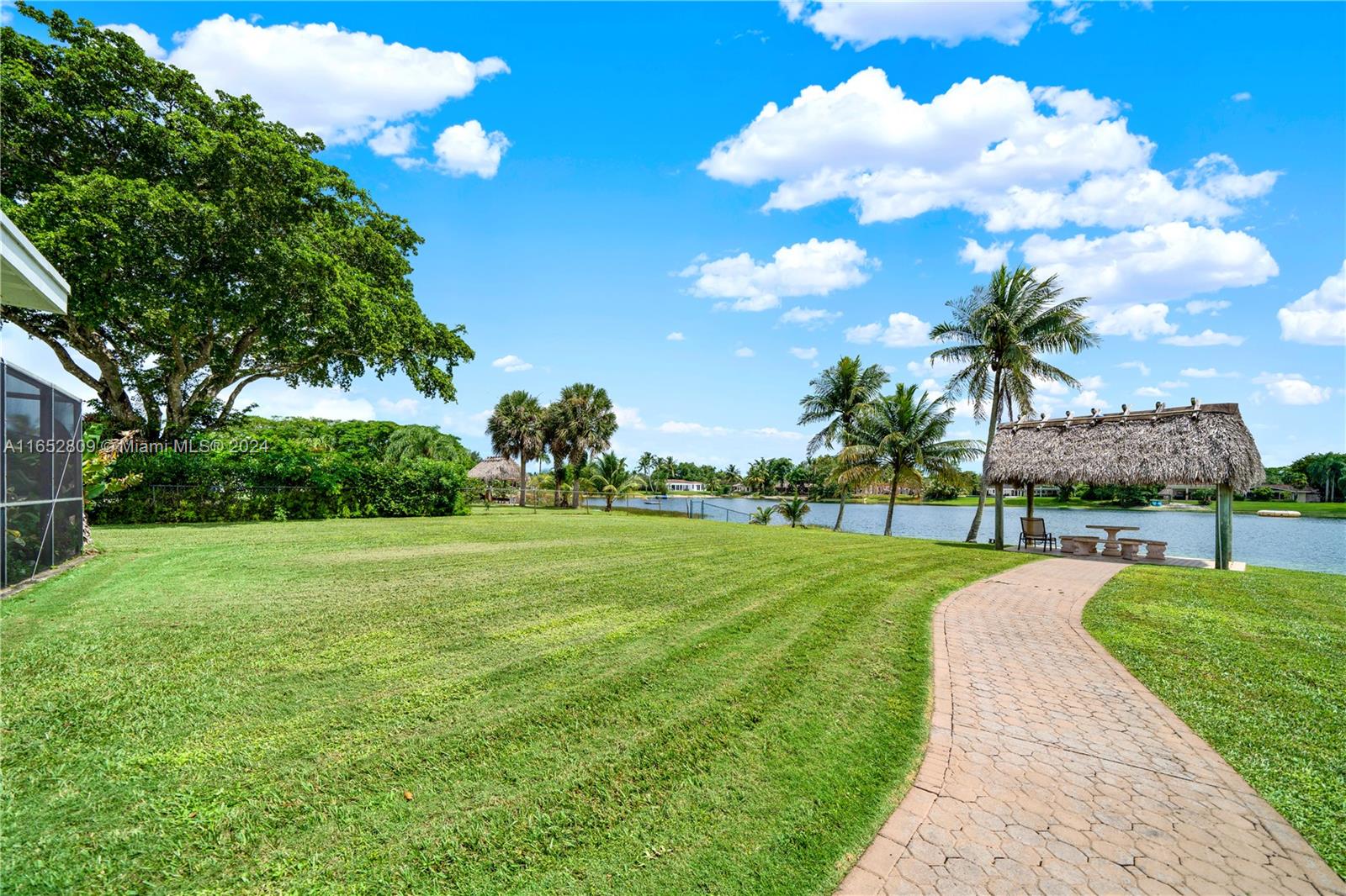 OAKLAND ACRES - Residential