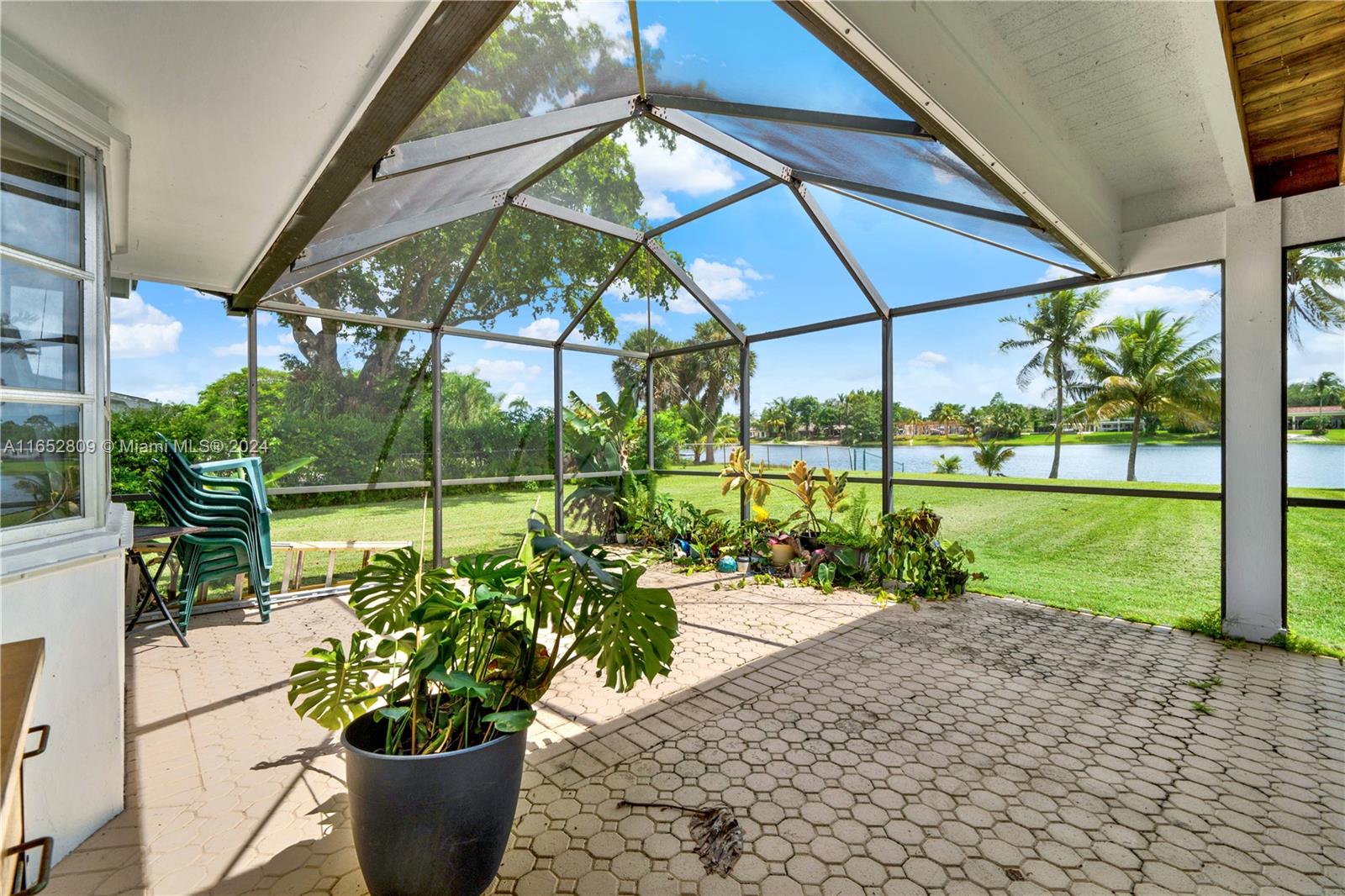 OAKLAND ACRES - Residential