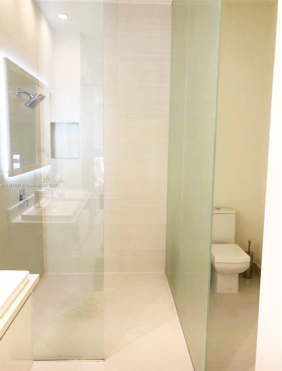 LANDMARK AT DORAL CONDO - Residential Lease