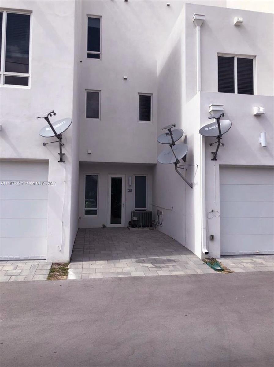 LANDMARK AT DORAL CONDO - Residential Lease