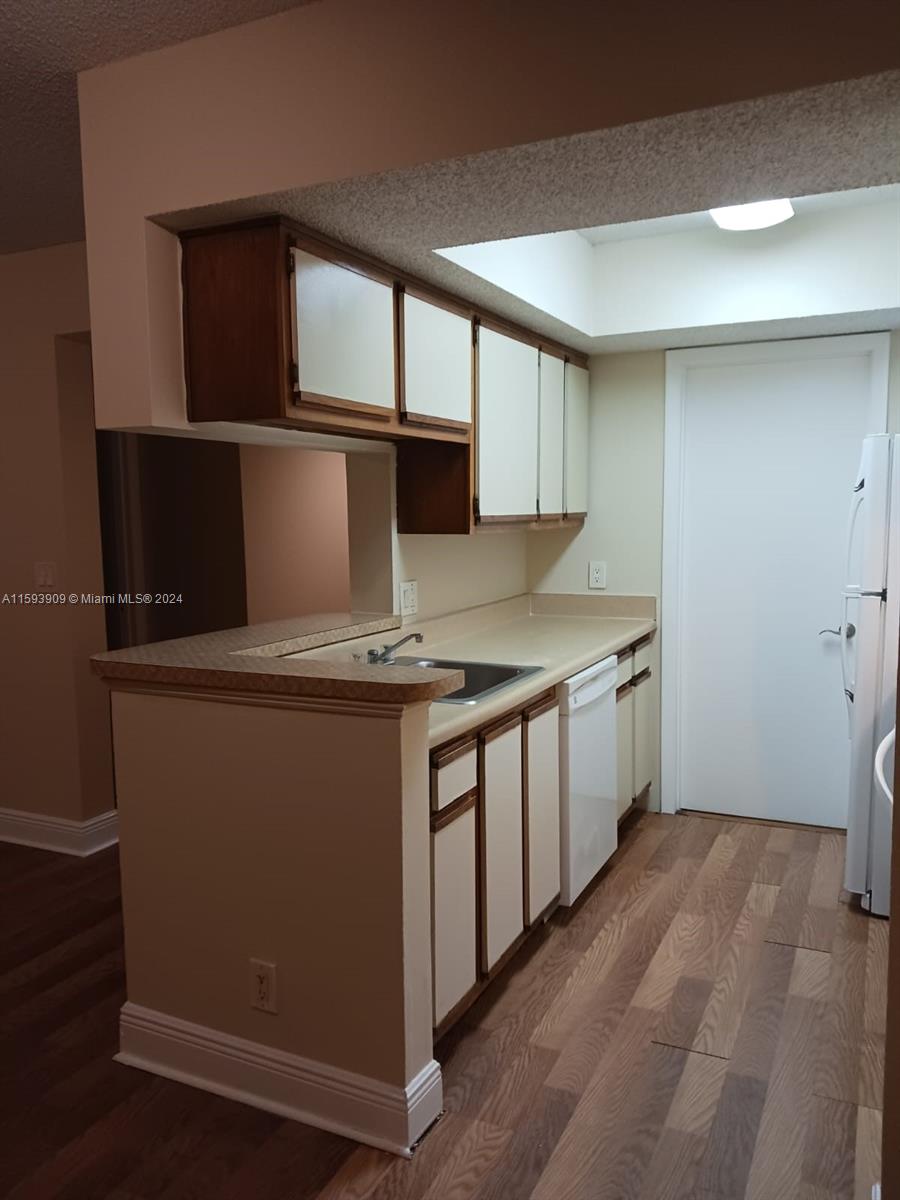 SUN VISTA GARDENS CONDO - Residential
