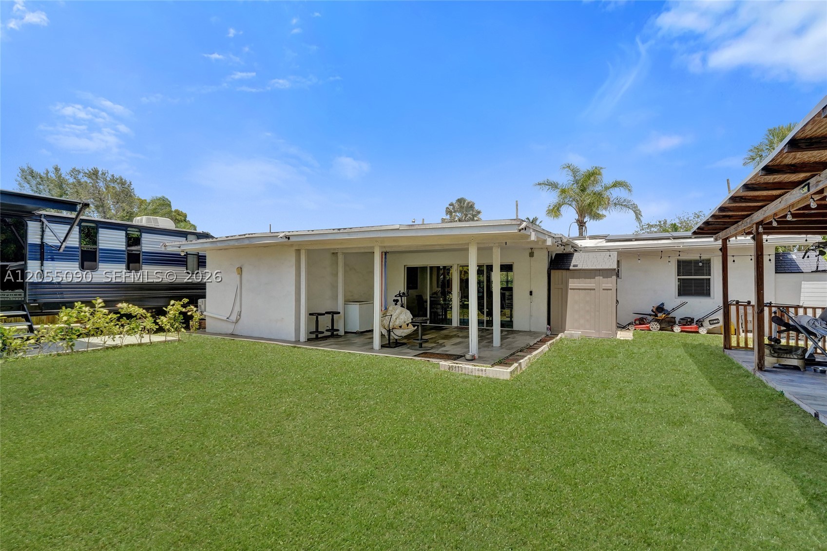 LAUDERDALE ISLES NO 2-BLK - Residential