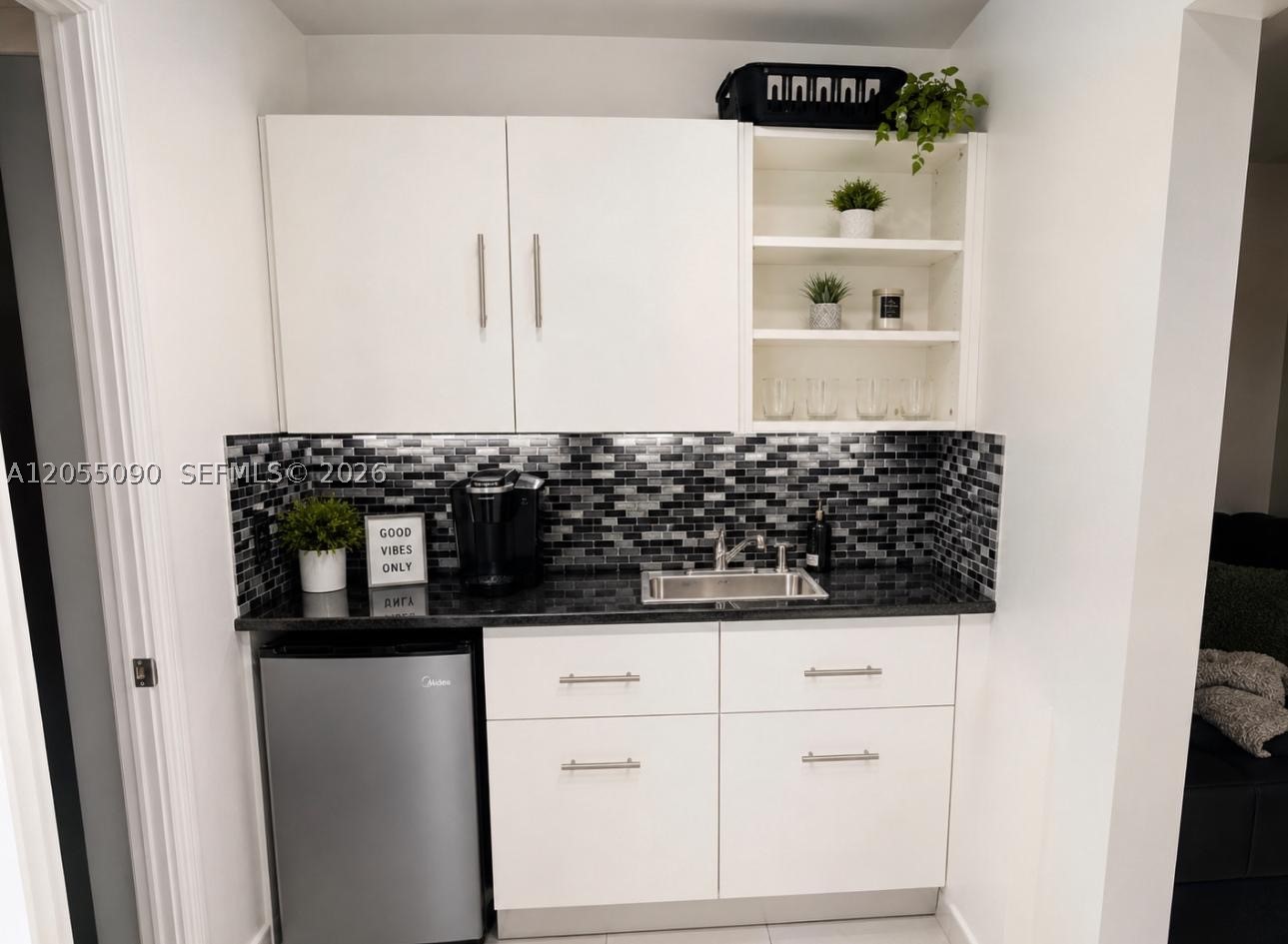 LAUDERDALE ISLES NO 2-BLK - Residential