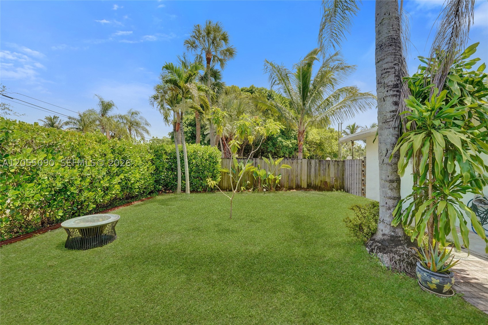 LAUDERDALE ISLES NO 2-BLK - Residential